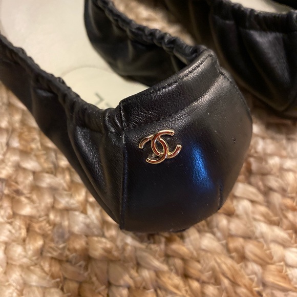 Chanel Classic Black flats w/ box - Picture 4 of 6